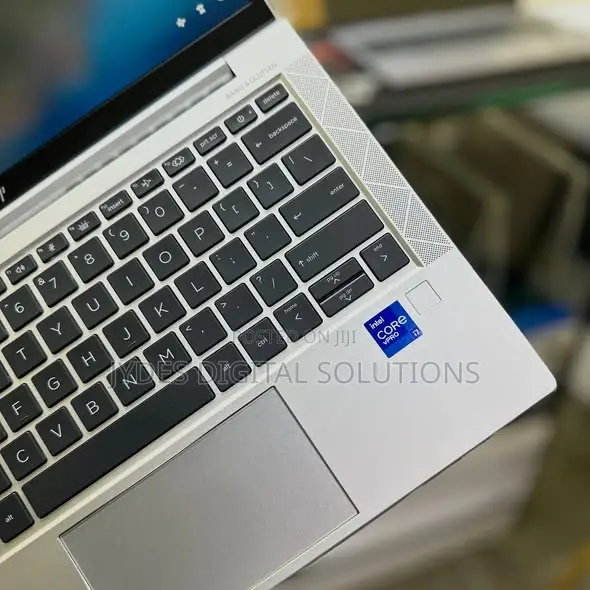 Laptop HP EliteBook 830 G8 16GB Intel Core i7 SSD 256GB