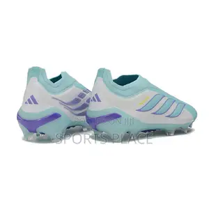 Adidas Predator - Powerspine StrikeFrame Laceless Soccer Boots