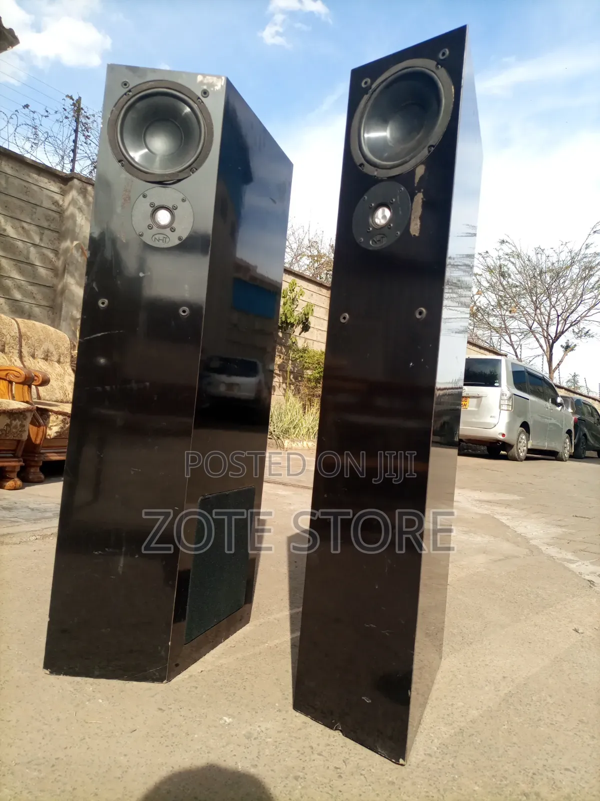 NHT 2.5itower Speakers
