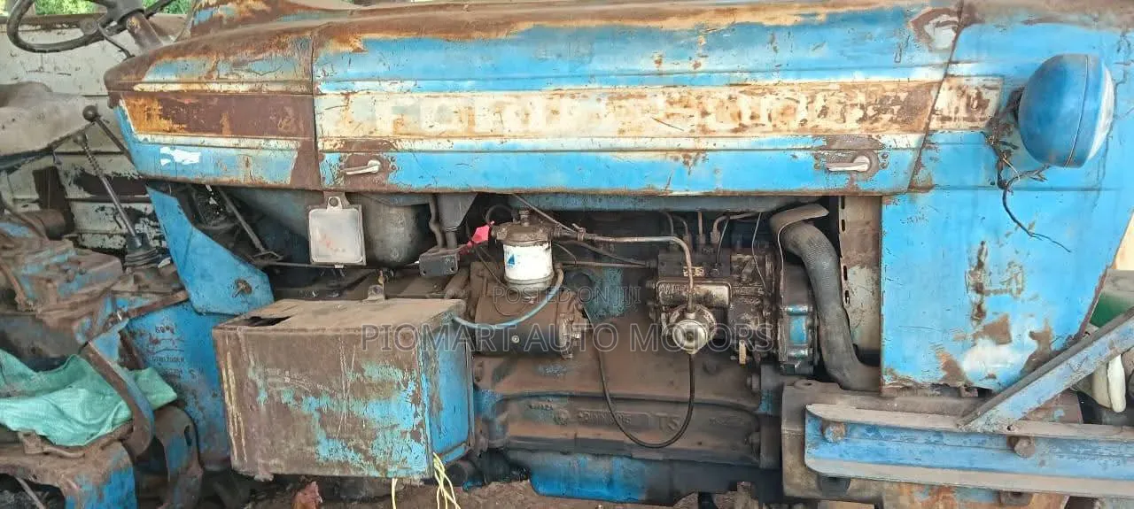 Tractor Ford 5000 2wd With Weights