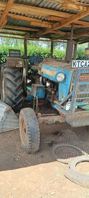 Tractor Ford 5000 2wd With Weights