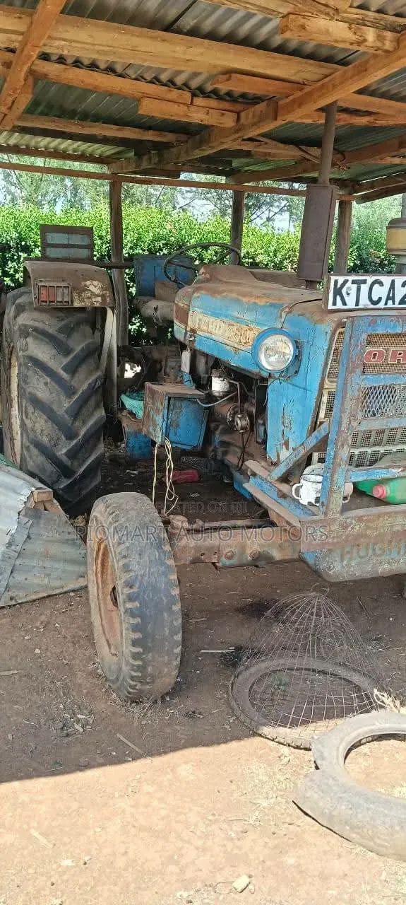Tractor Ford 5000 2wd With Weights