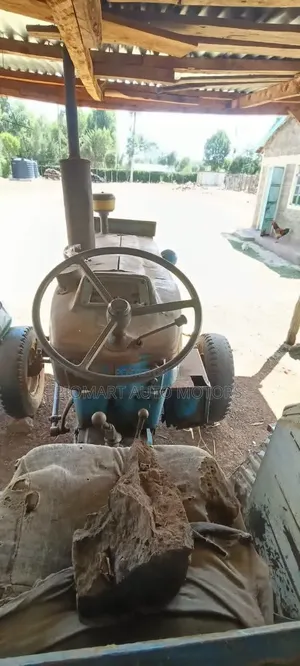 Tractor Ford 5000 2wd With Weights