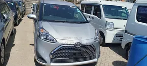 Toyota Sienta 2019 Silver