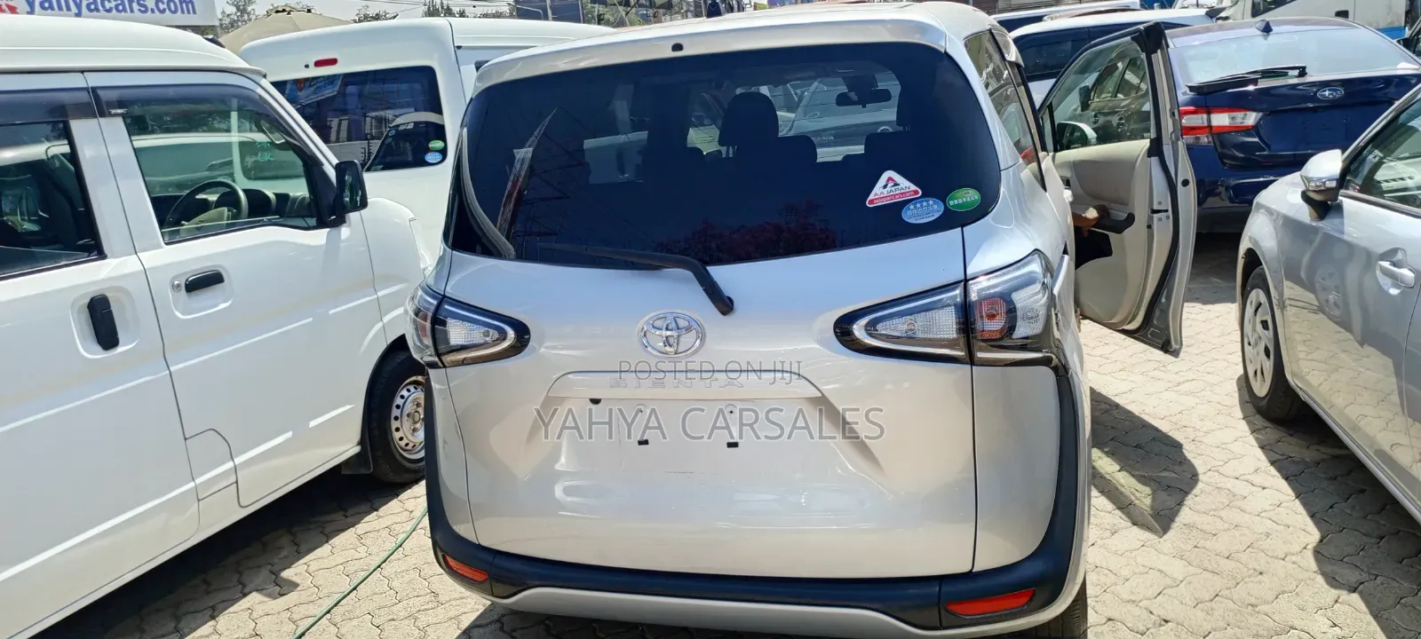 Toyota Sienta 2019 Silver