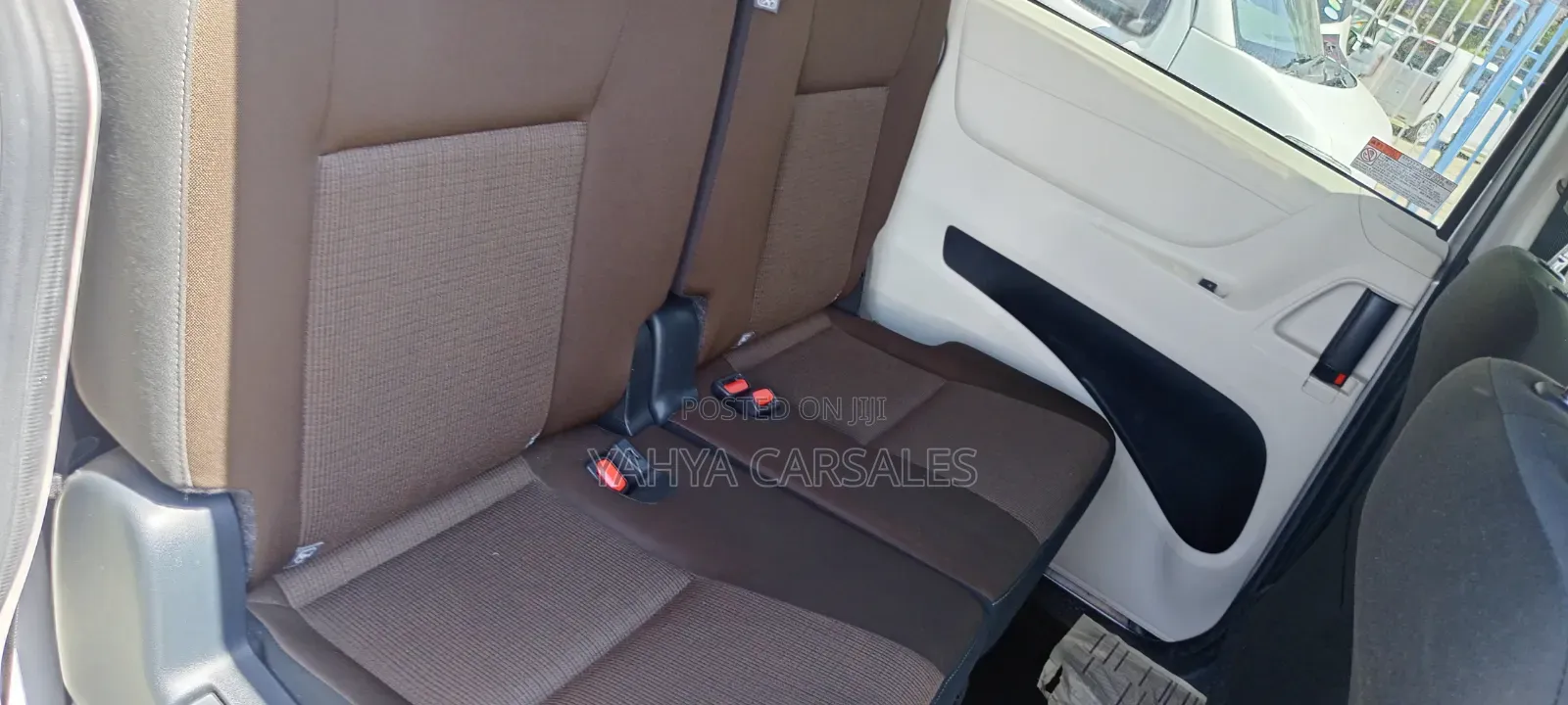 Toyota Sienta 2019 Silver