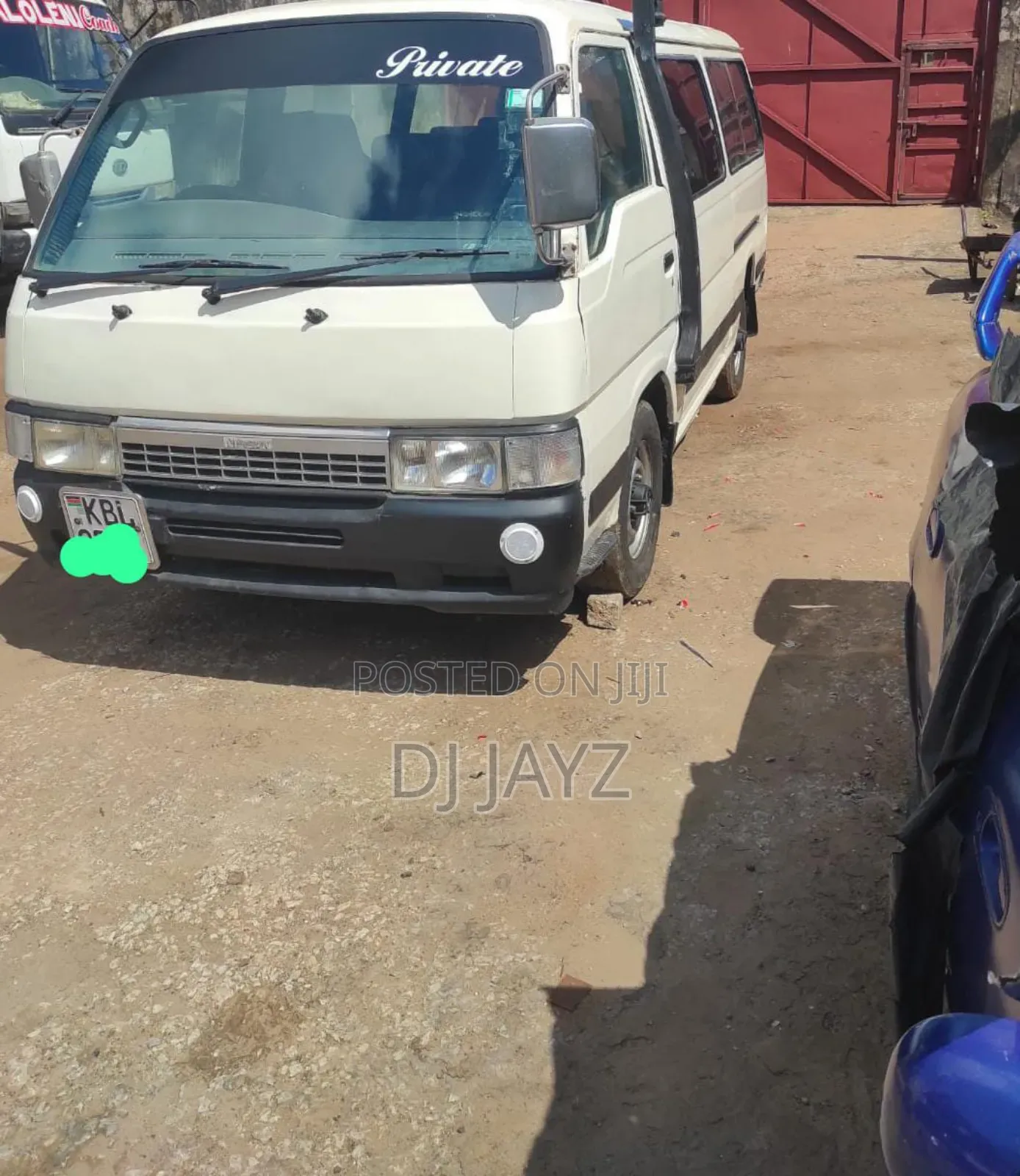Nissan Caravan (Urvan) 2000 White