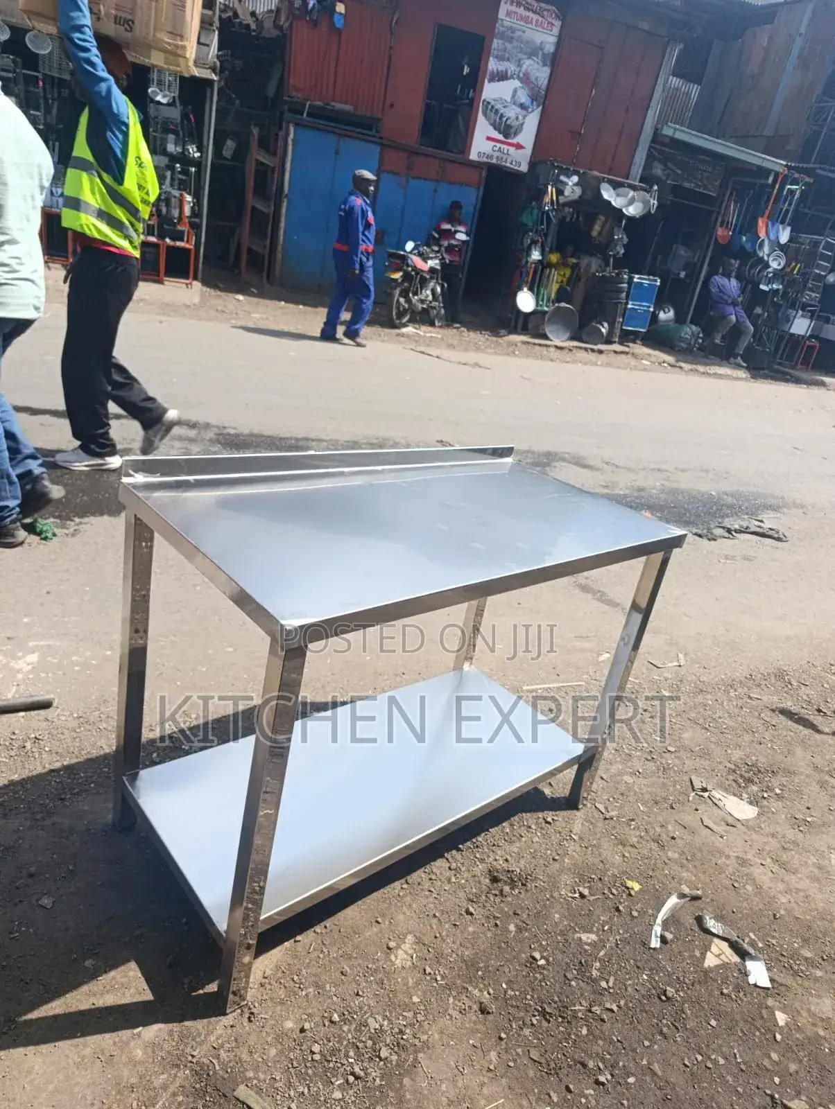 Steenless Steel Table