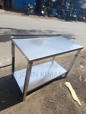 Steenless Steel Table