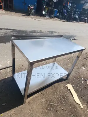 Steenless Steel Table