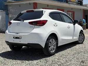 Mazda 2 2019 Pearl