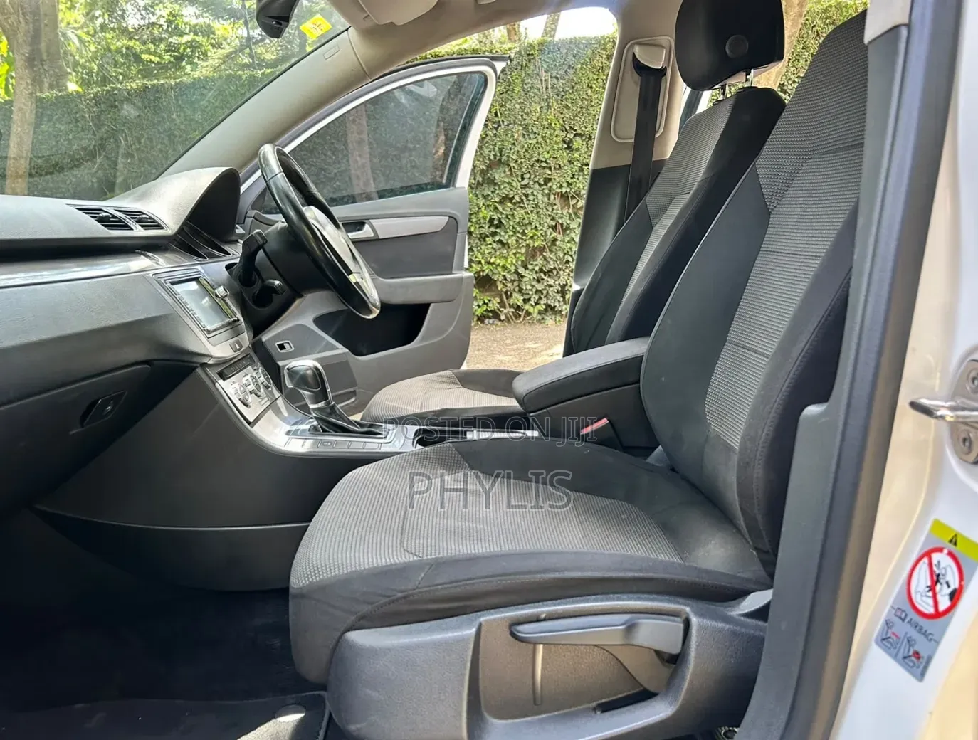 Volkswagen Passat 2014 White