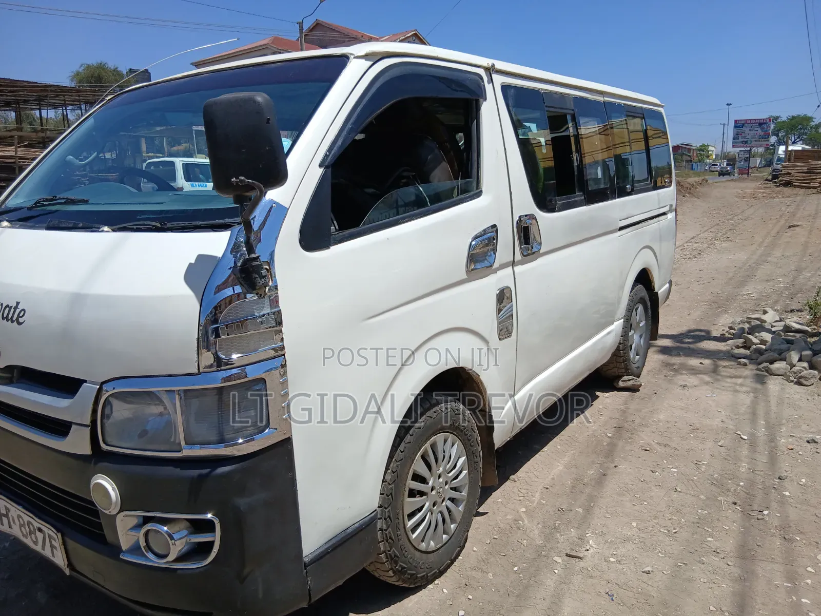 Toyota HiAce 2010 White
