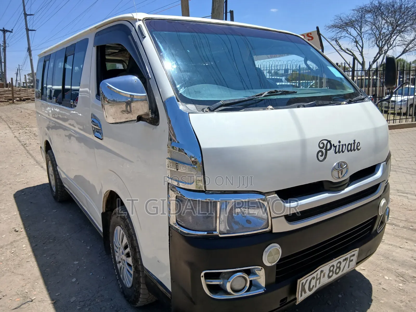 Toyota HiAce 2010 White