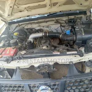 Nissan Hardbody 2002 White