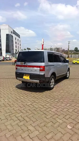 Mitsubishi Delica D:5 2009 Silver