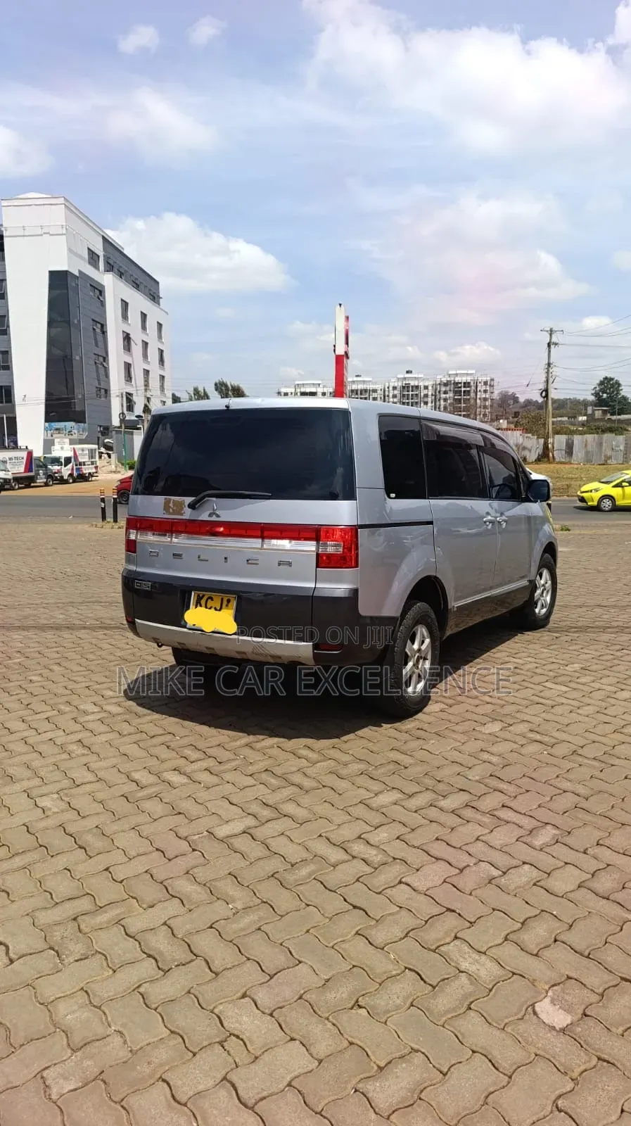 Mitsubishi Delica D:5 2009 Silver