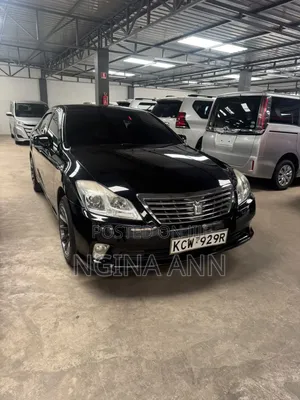 Toyota Crown 2012 Black
