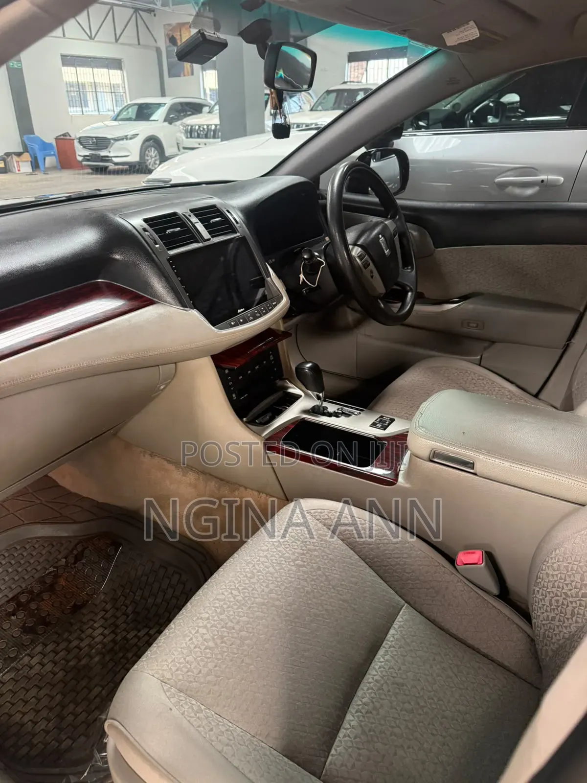 Toyota Crown 2012 Black