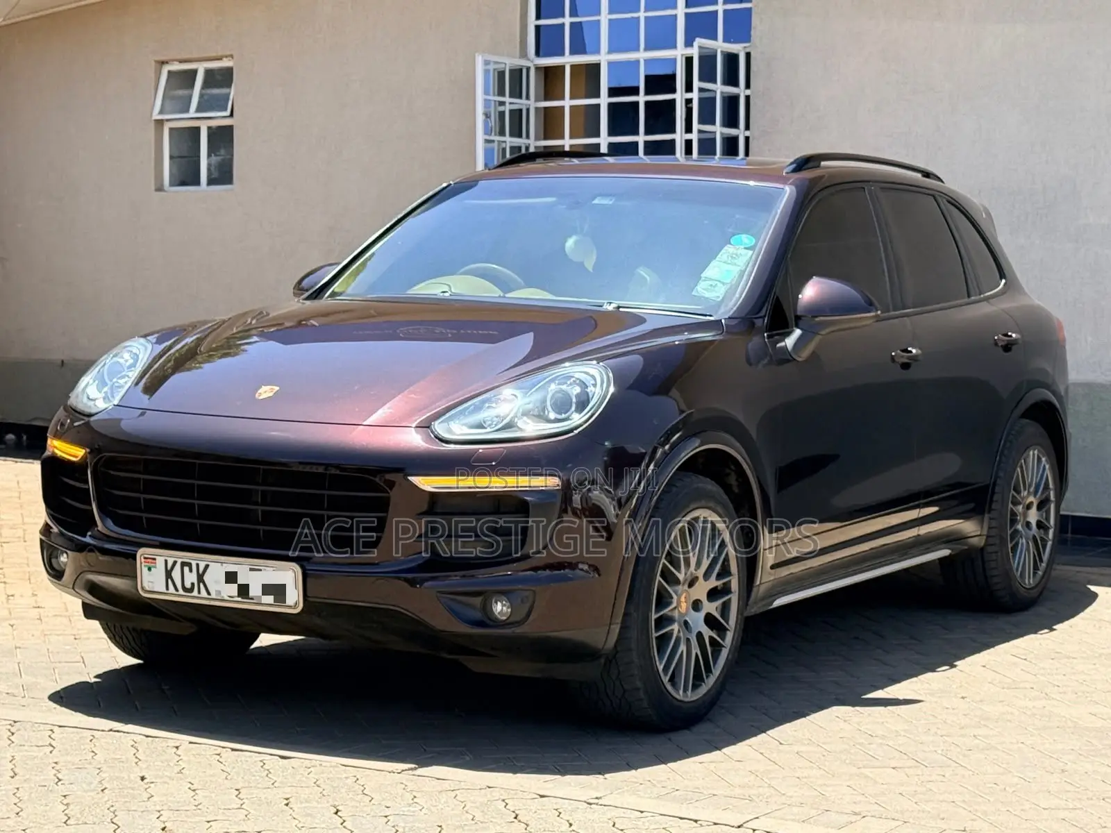 Porsche Cayenne 2016 Brown