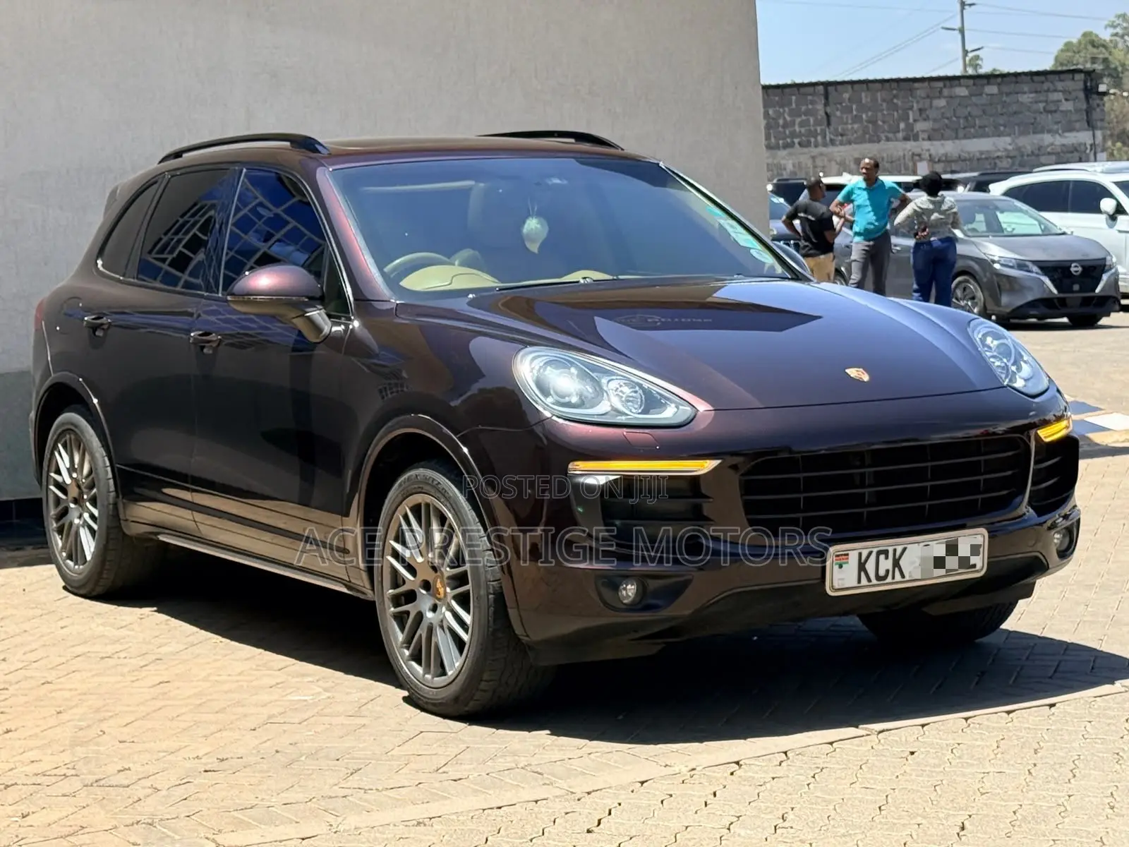 Porsche Cayenne 2016 Brown