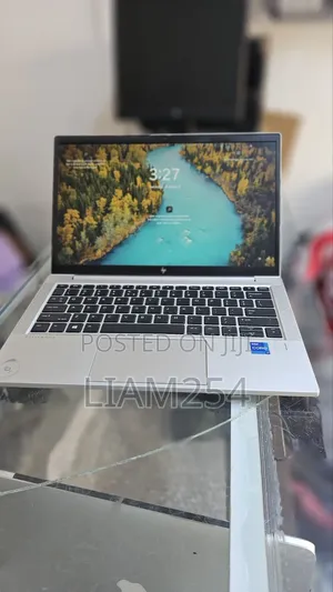 Laptop HP EliteBook 830 G8 8GB Intel Core i7 SSD 512GB