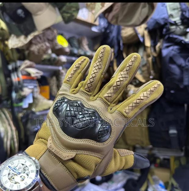 Tactical Gloves - thumbnail 2