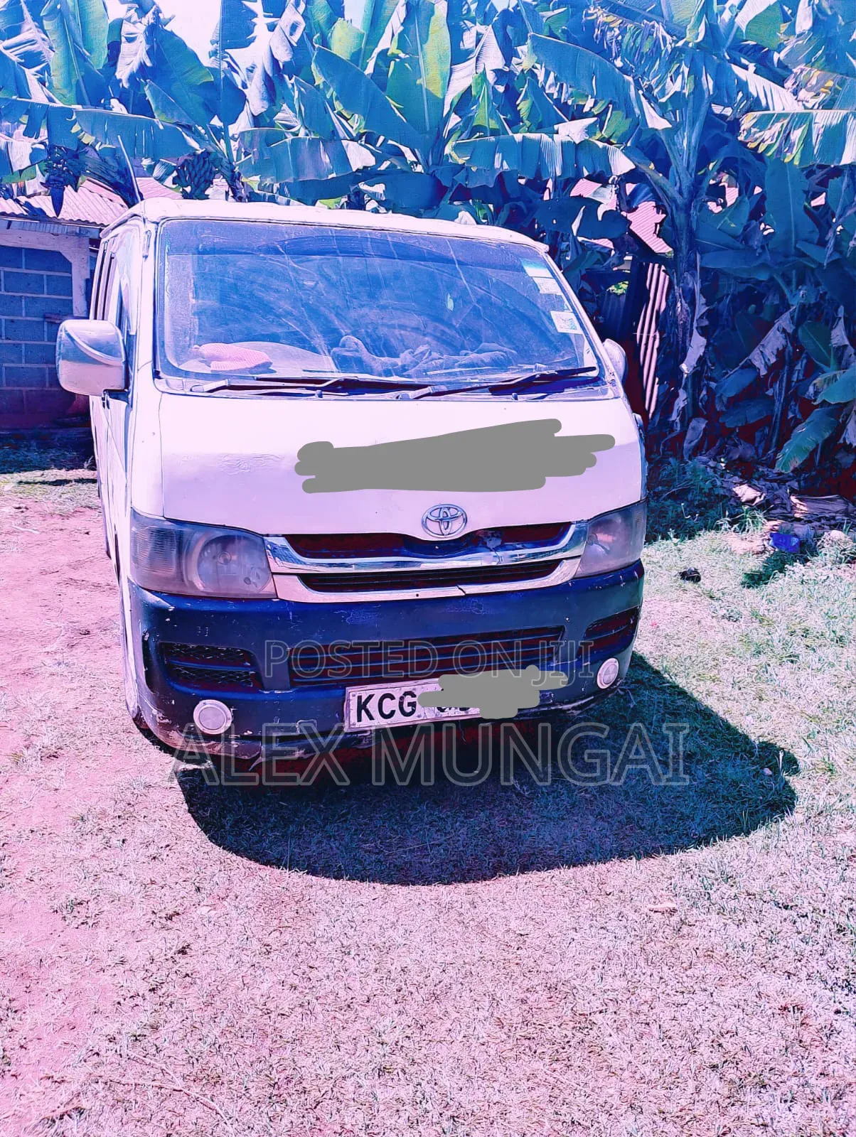 Toyota HiAce 2010 White
