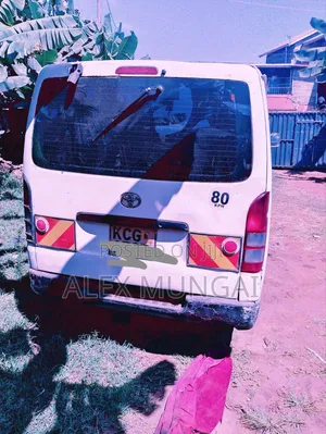 Toyota HiAce 2010 White