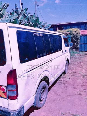 Toyota HiAce 2010 White
