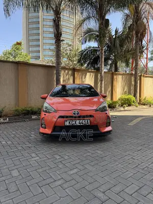 Toyota Aqua 2012 Orange