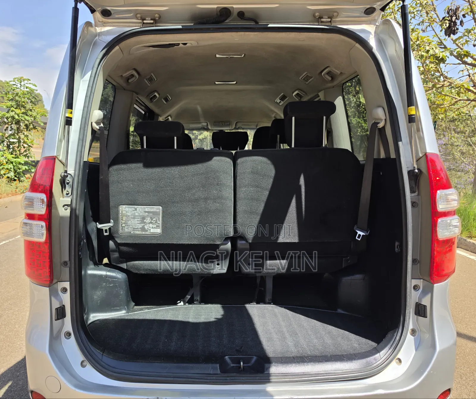 Toyota Noah 2012 Silver