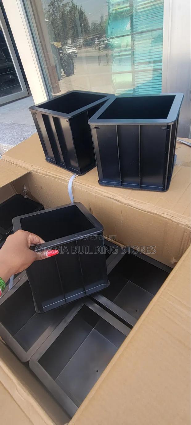 Concrete Cube Moulds for Construction Labs - main view