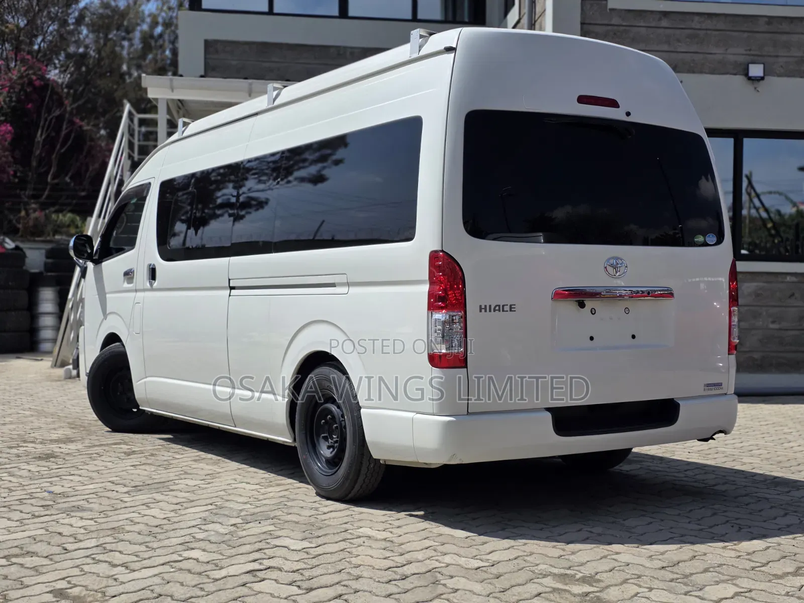 Toyota HiAce 2019 White