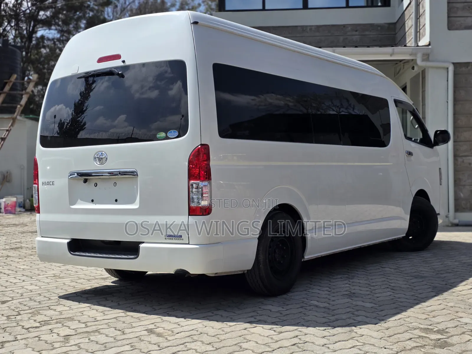 Toyota HiAce 2019 White
