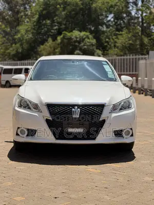 Toyota Crown 2015 White