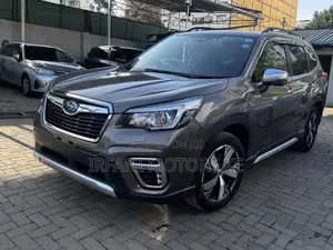 Subaru Forester Premium AWD 2019 Gray