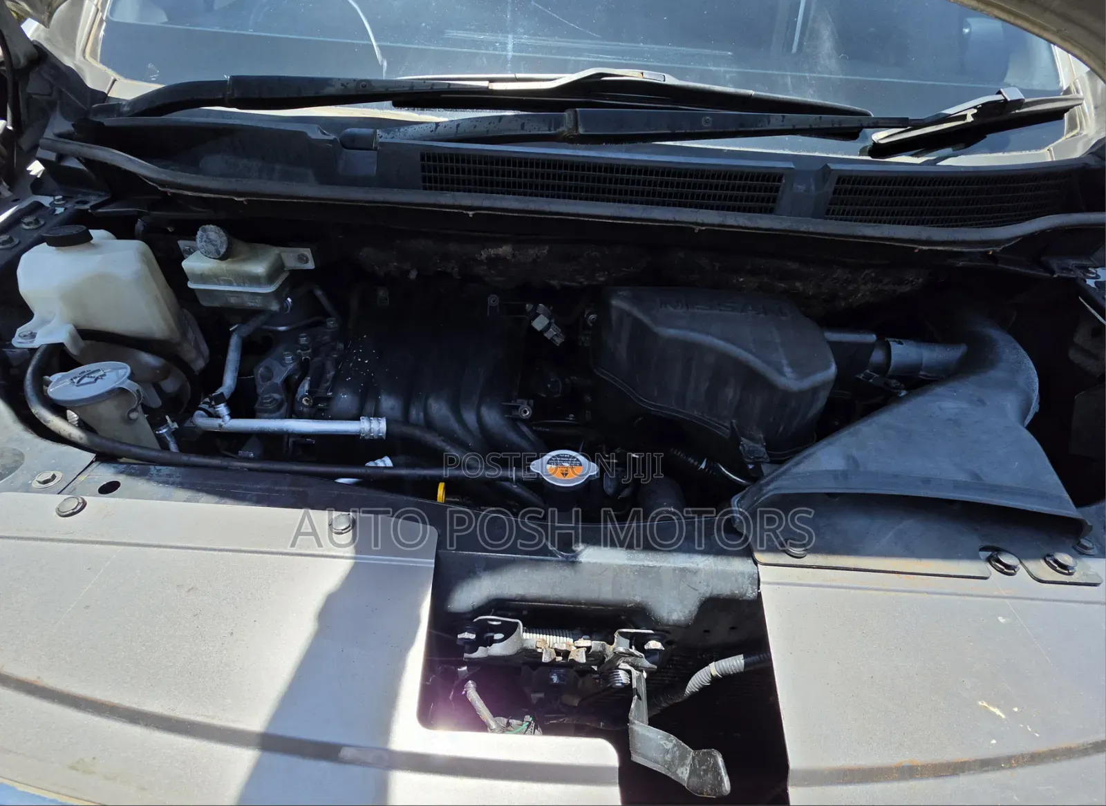 Nissan Serena 2011 Silver