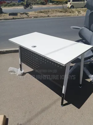 Modern Office Desk | Executive Computer Table With Privacy Panel .