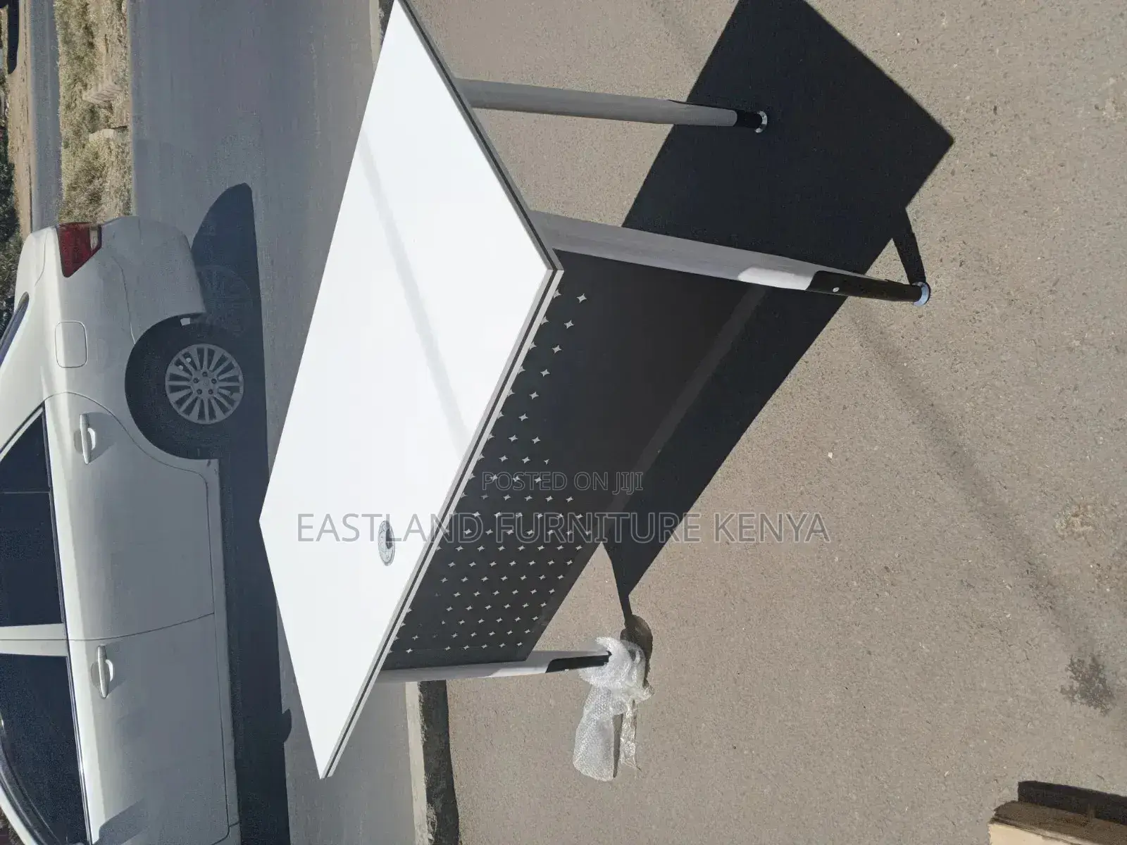 Modern Office Desk | Executive Computer Table With Privacy Panel .