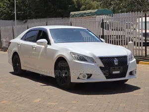 Toyota Crown 2015 White