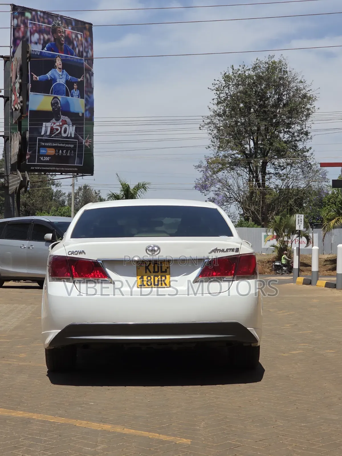 Toyota Crown 2015 White