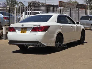 Toyota Crown 2015 White