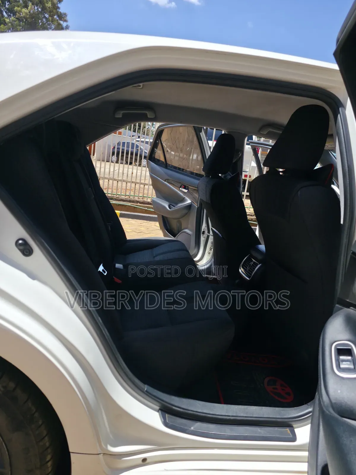 Toyota Crown 2015 White