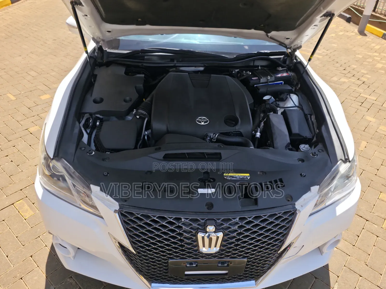 Toyota Crown 2015 White
