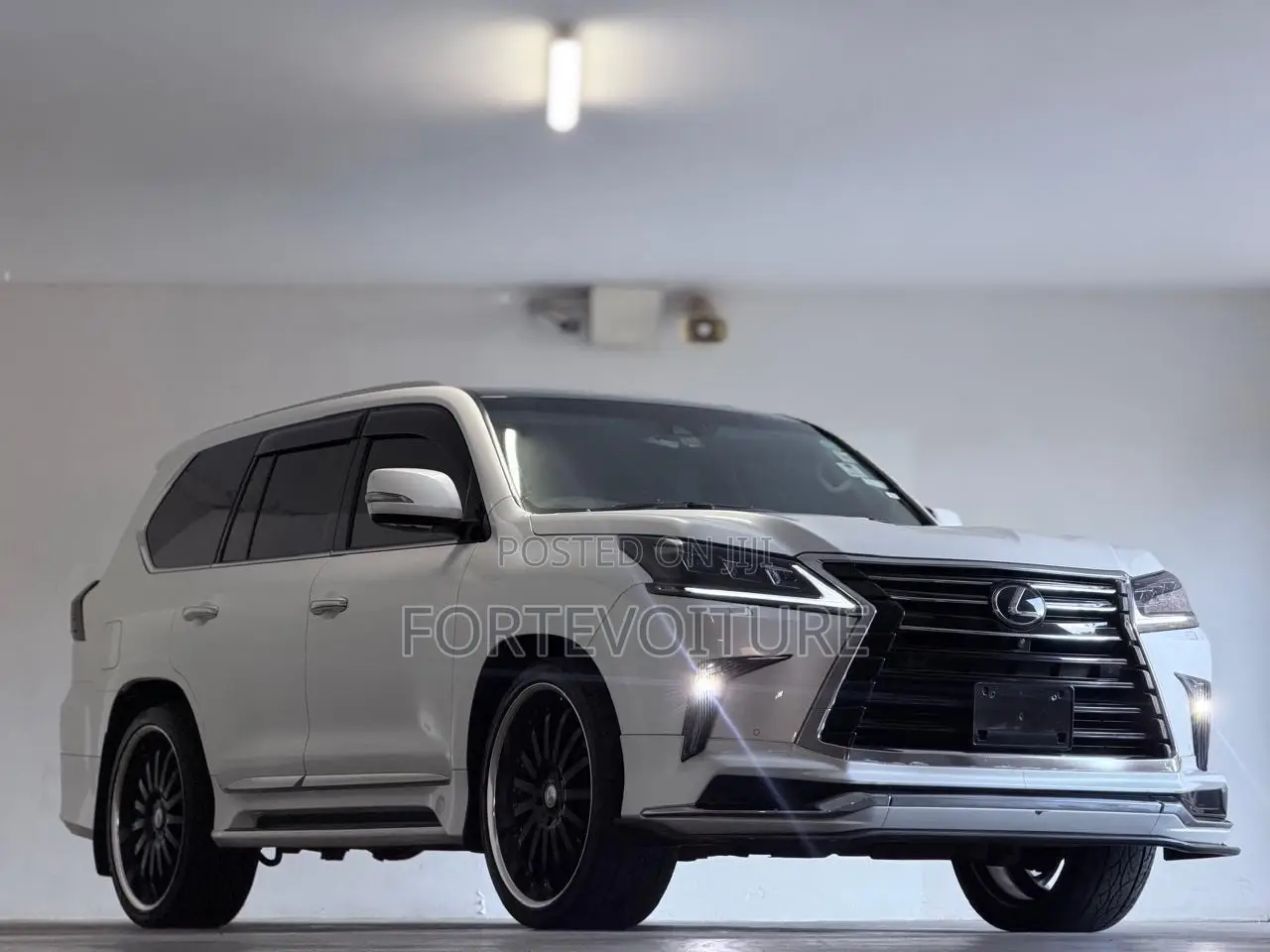 Lexus LX 2018 White