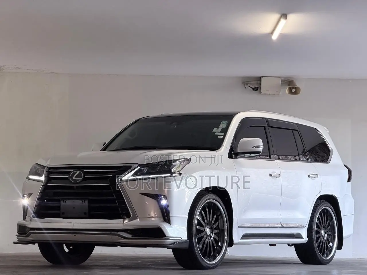 Lexus LX 2018 White