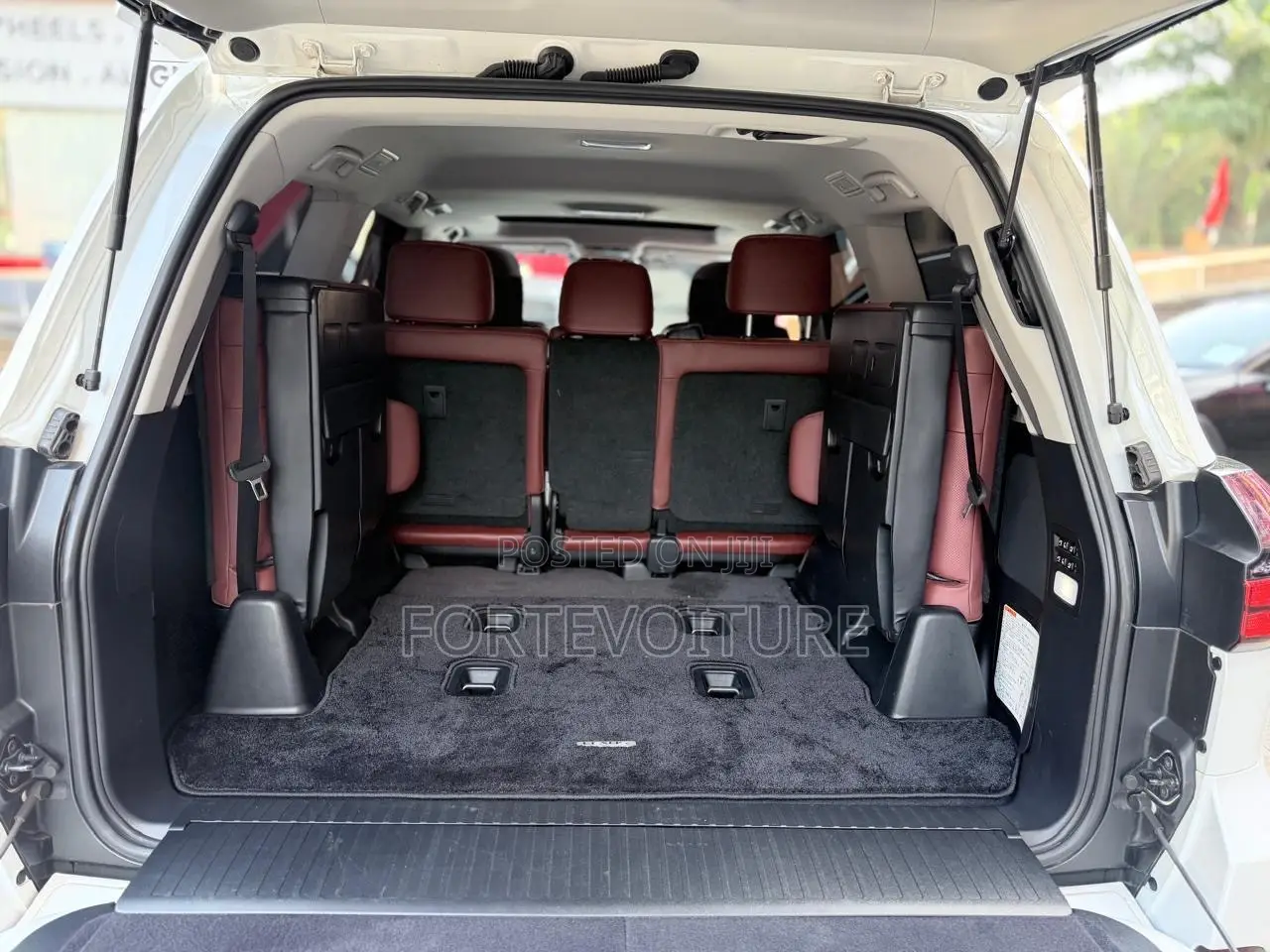 Lexus LX 2018 White