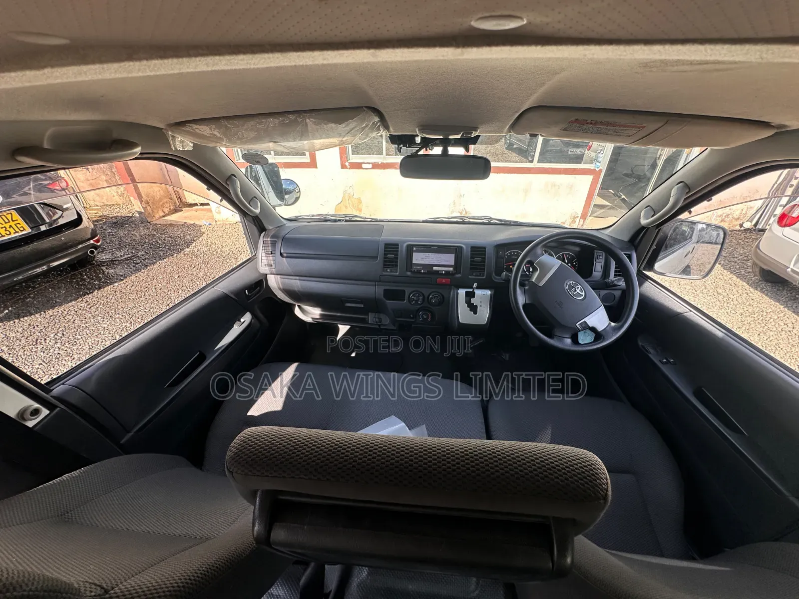 Toyota HiAce 2019 White