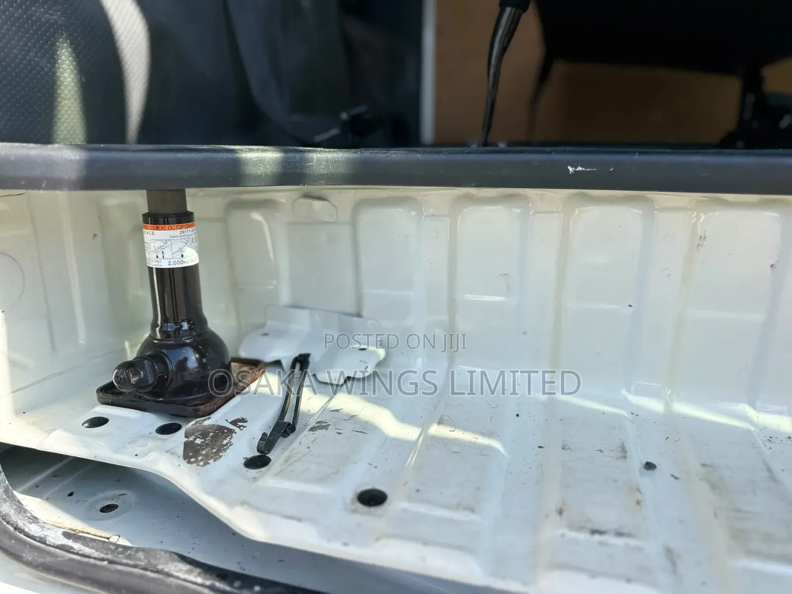 Toyota HiAce 2019 White